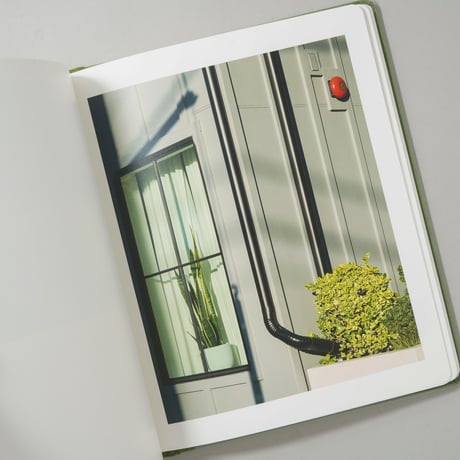 [新刊/New] Sunshine Terrace / Emily Shur(エミリー・シューア)