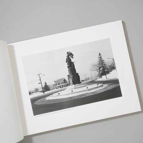 The American Monument / Lee Friedlander(リー・フリードランダー)