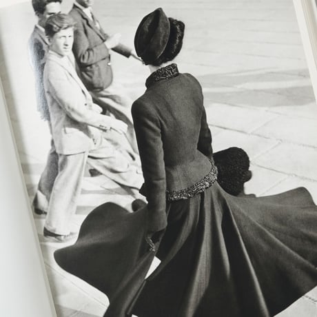 Woman in the Mirror / Richard Avedon （リチャード・アヴェドン）