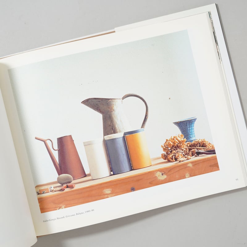 It's beautiful here, isn't it / Luigi Ghirri