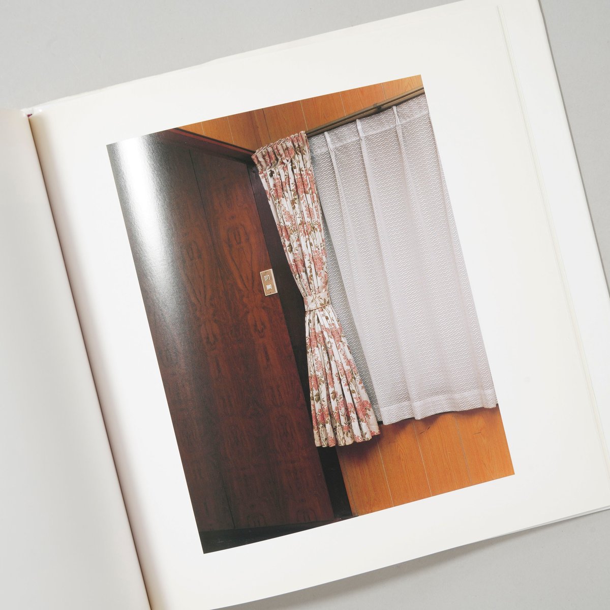 日常らしさ / 安村崇(Takashi Yasumura) | bookobscura｜写真集