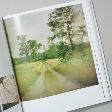 [新刊/New] INTIMATE DISTANCE: OVER THIRTY YEARS OF PHOTOGRAPHS, A CHRONOLOGICAL ALBUM / Todd Hido