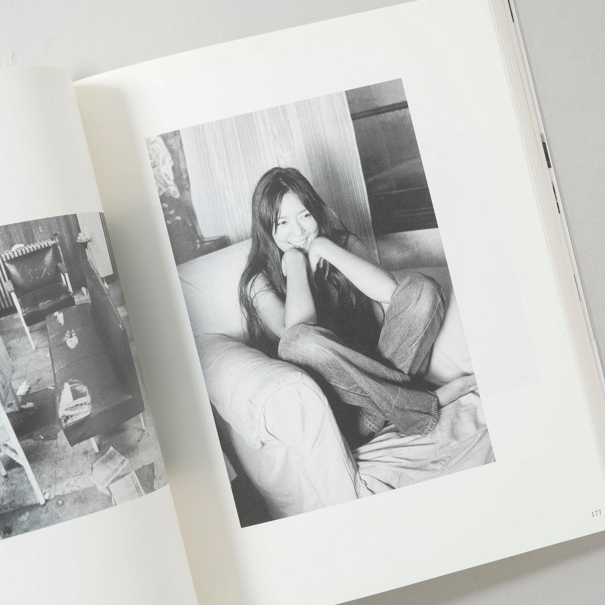 横木安良夫 写真集 あの日の彼、あの日の彼女1967-1975 アスコム サイン入/Signed] あの日の彼、あの日の彼女。1967-1975 / 横木安良夫