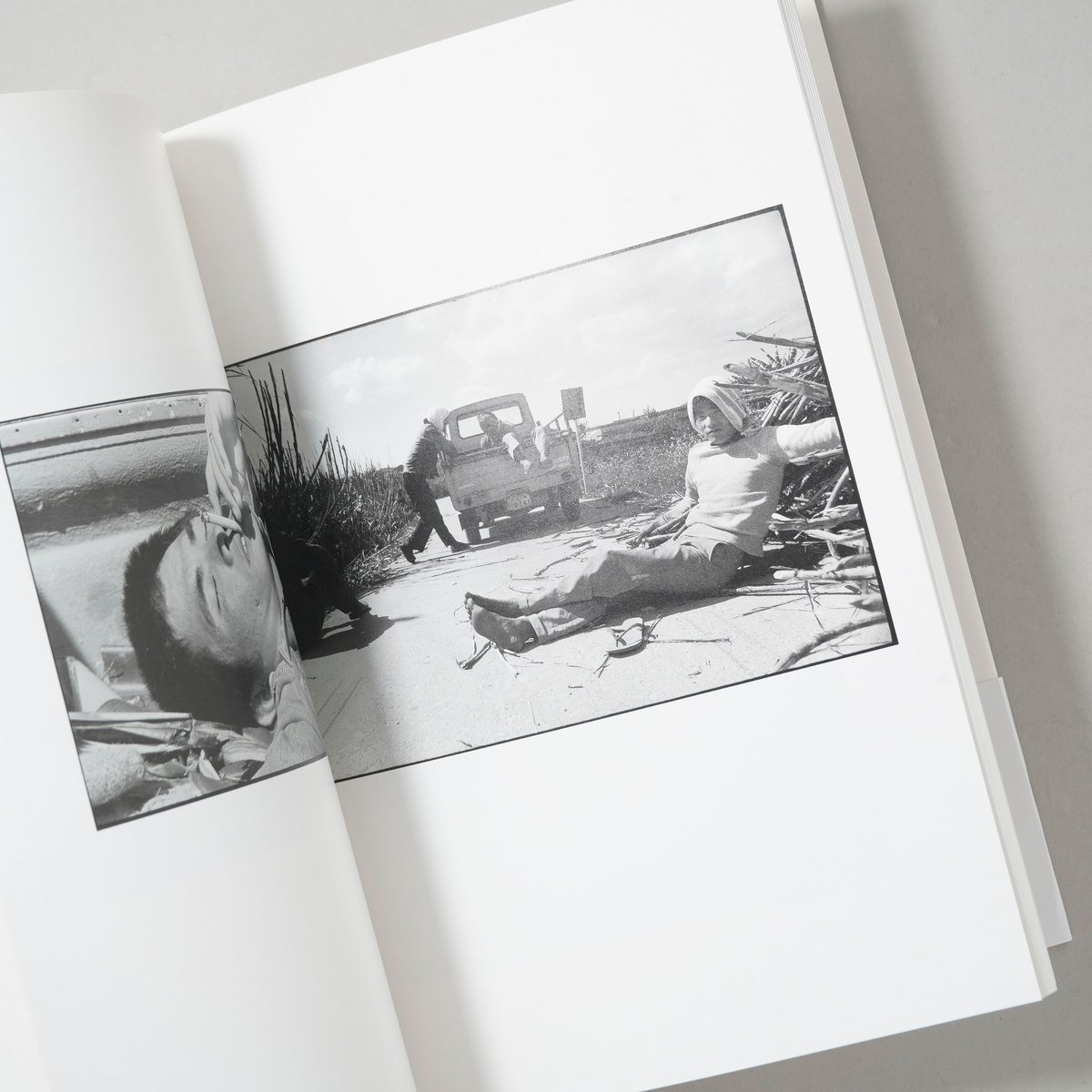 サイン入 ハービー・山口 写真集 1970年、二十歳の憧憬 Amazon.co.jp: 1970年、二十歳の憧憬: ハービー・山口写真集
