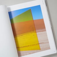 PHOSPHOR / Viviane Sassen(ヴィヴィアン・サッセン)