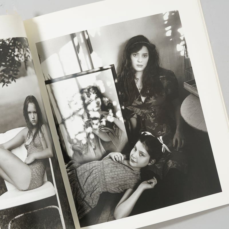 At Twelve Portraits of Young Women / Sally Mann