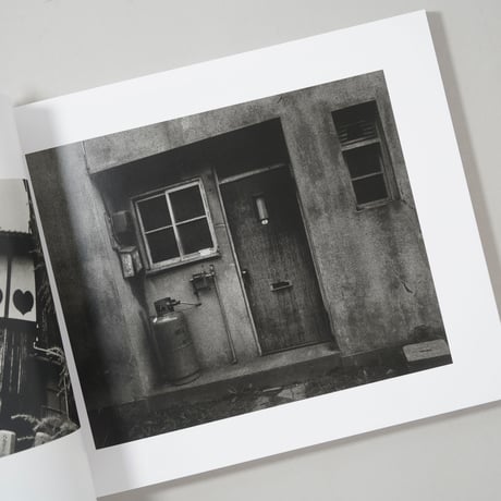 [サイン入/Signed] SWEET HOME YOKOSUKA 1976-1980 / 石内都(Miyako Ishiuchi)