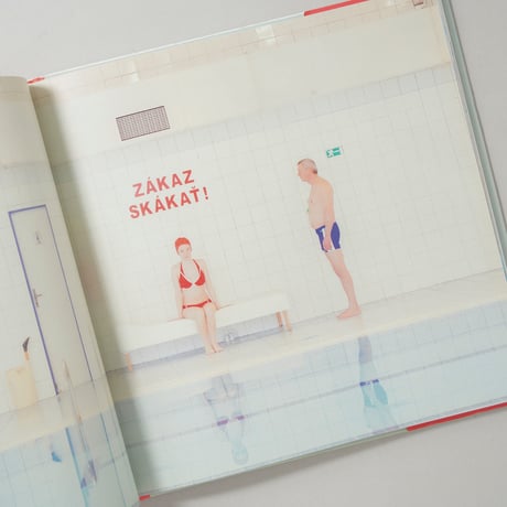 Swimming Pool / Maria Svarbova(マーリア・シュヴァルボヴァー)