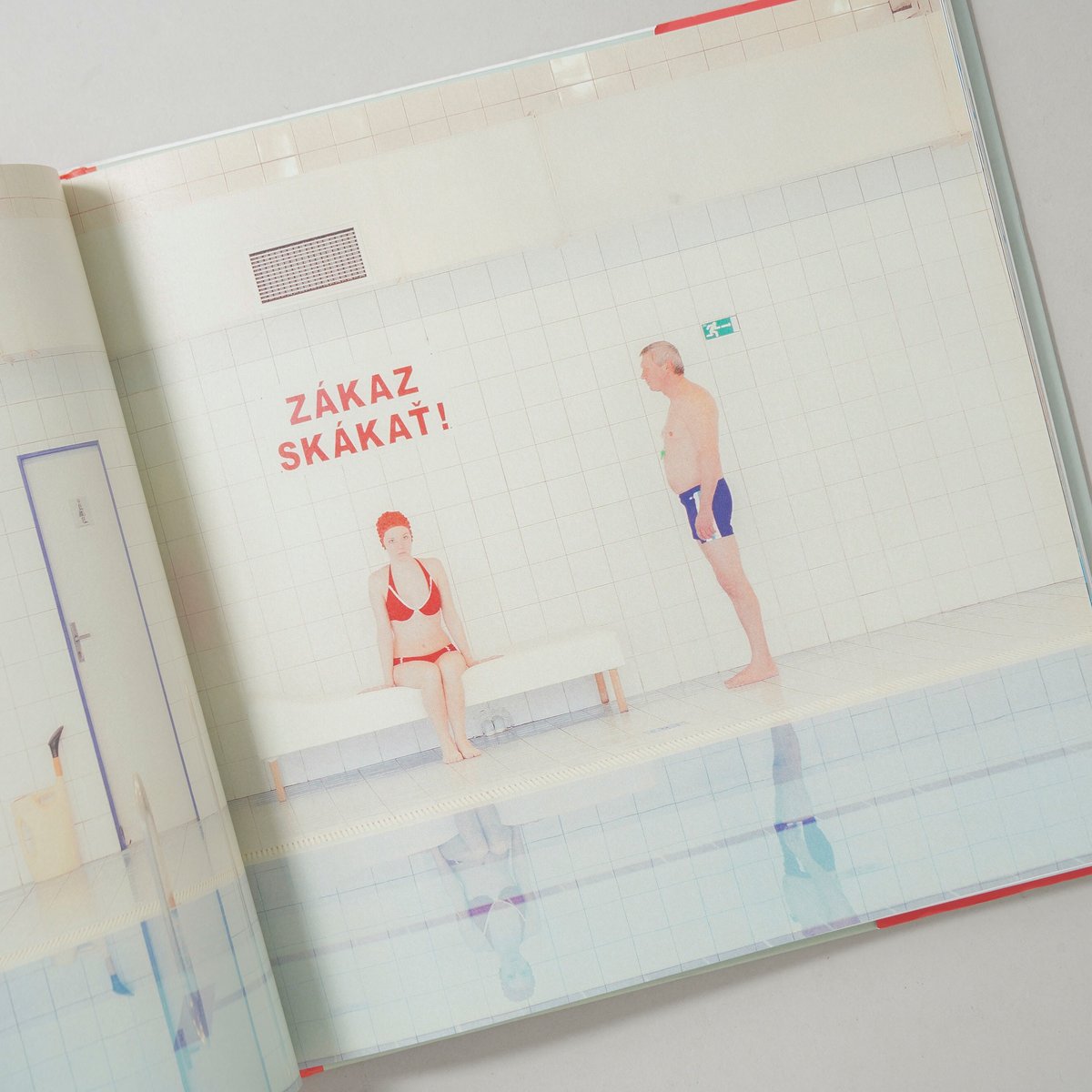 Swimming Pool / Maria Svarbova(マーリア・シュヴァルボヴァー)