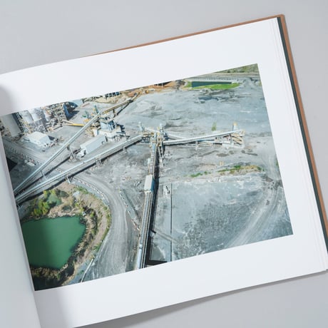 [新刊/New]TOPOGRAPHIES: AERIAL SURVEYS OF THE AMERICAN LANDSCAPE / Stephen Shore(スティーブン・ショア)
