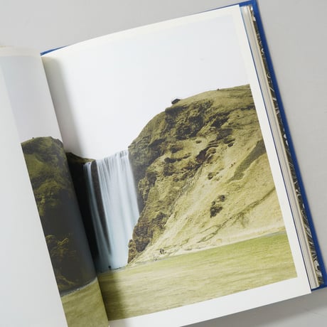 The Earth Is Only a Little Dust Under Our Feet / Bego Anton(ベゴ・アントン)
