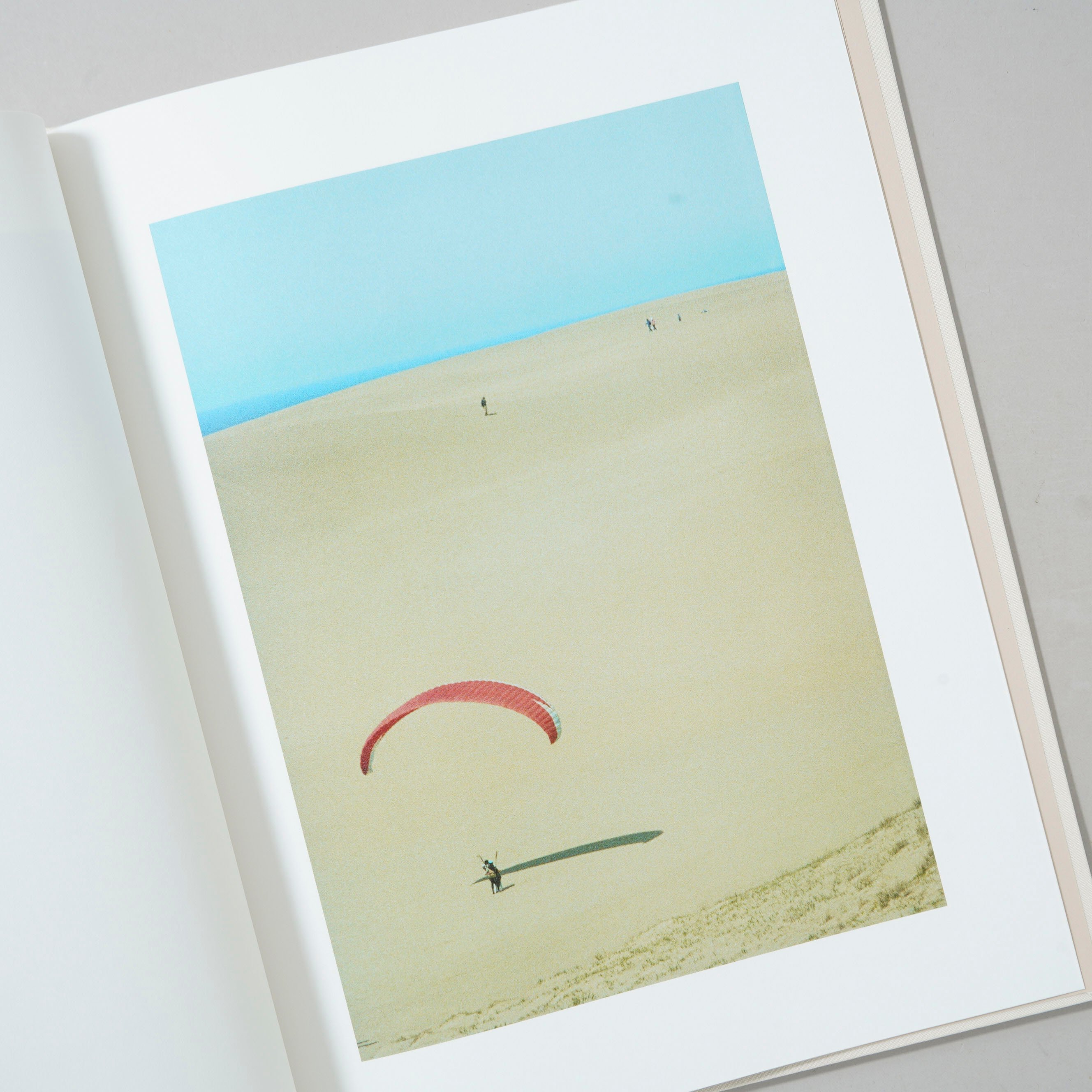 新刊/New] 虹 / 野口里佳(Rika Noguchi) | bookobscura｜写
