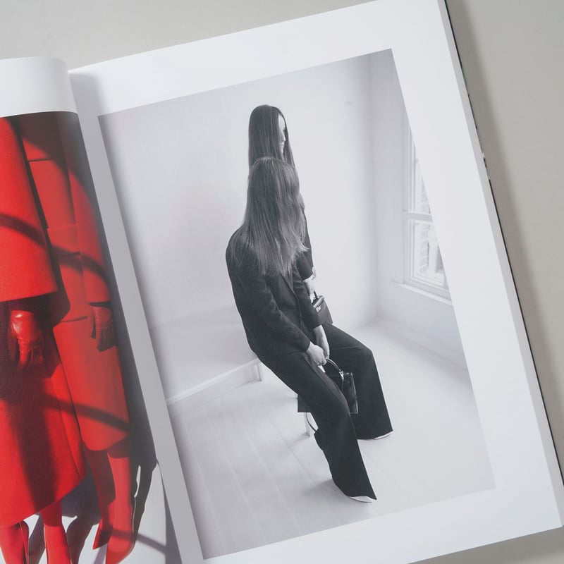 PHOSPHOR / Viviane Sassen(ヴィヴィアン・サッセン) | bookob