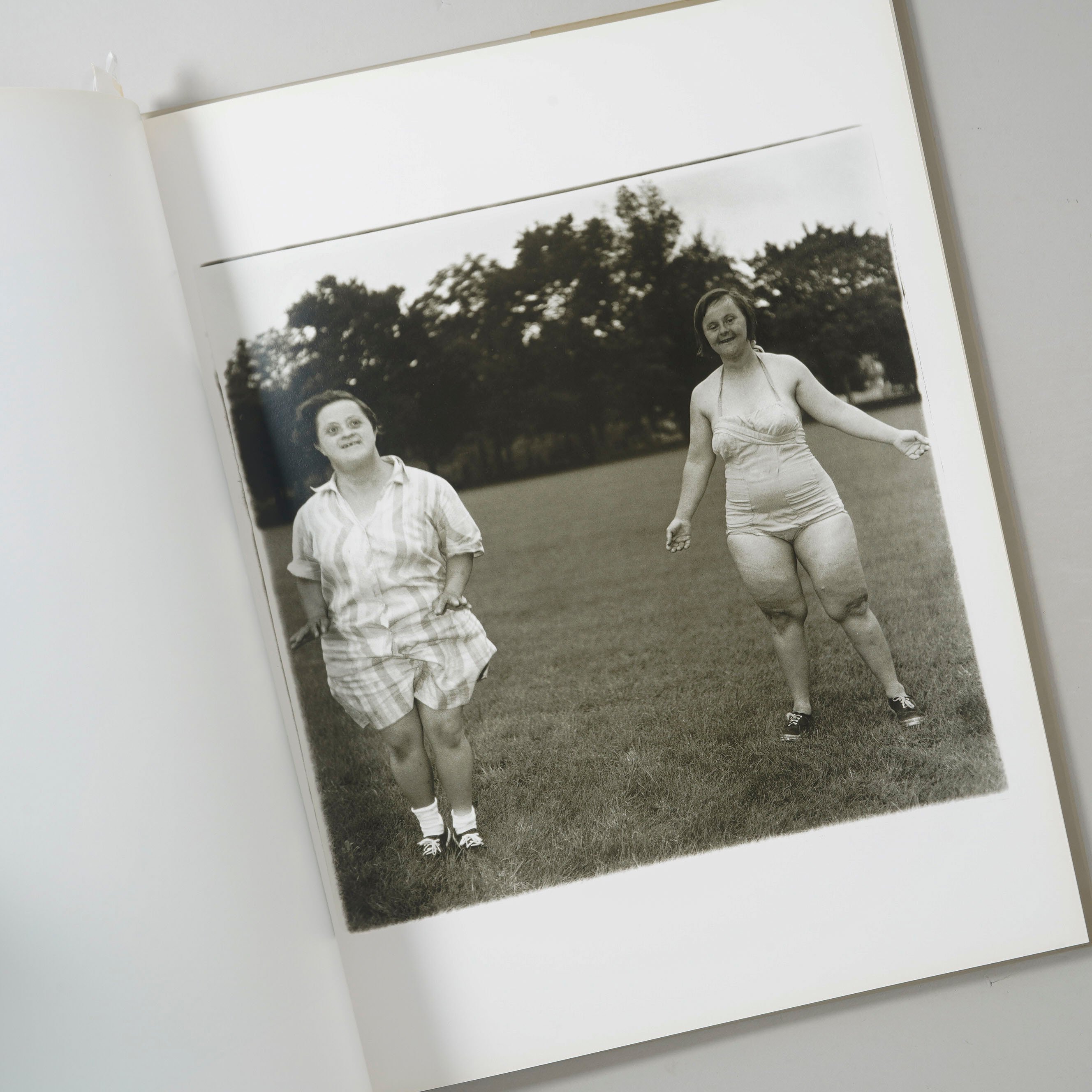 Untitled / Diane Arbus(ダイアン・アーバス) | bookobscura
