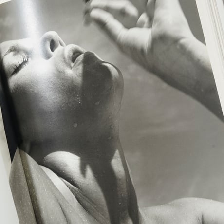 Woman in the Mirror / Richard Avedon （リチャード・アヴェドン）