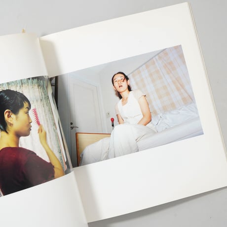 empty white room / 長島有里枝(Yurie Nagashima)
