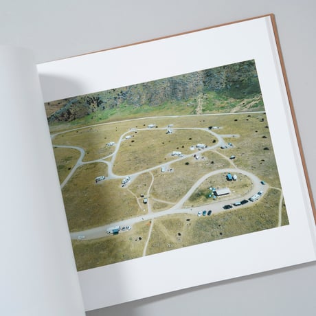 [新刊/New]TOPOGRAPHIES: AERIAL SURVEYS OF THE AMERICAN LANDSCAPE / Stephen Shore(スティーブン・ショア)