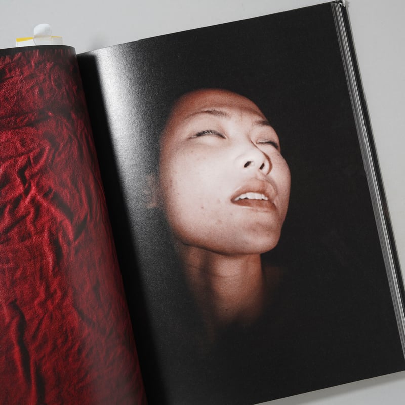 赤穴(AKA ANA) / アントワーヌ・ダガタ(Antoine d'Agata) | boo