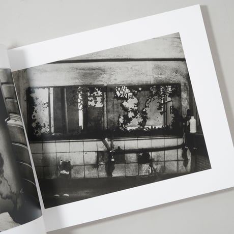 [サイン入/Signed] SWEET HOME YOKOSUKA 1976-1980 / 石内都(Miyako Ishiuchi)