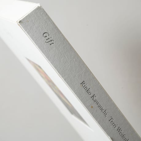 Gift / 川内倫子(Rinko Kawauchi)、Terri Weifenbach(テリ・ワイフェンバック)