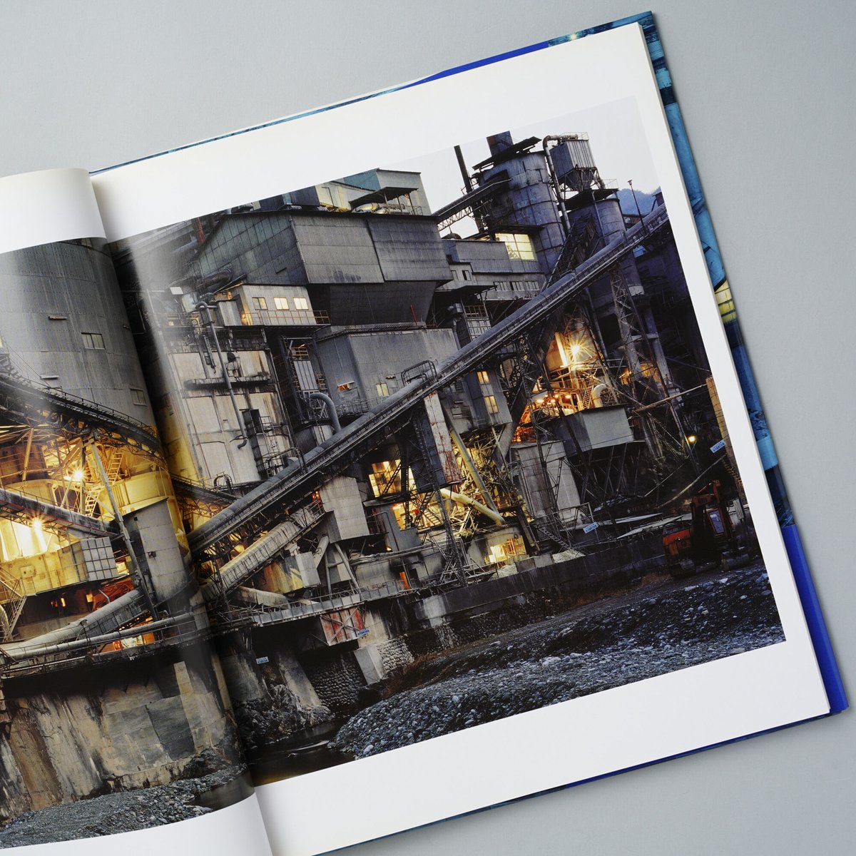 LIME WORKS / 畠山直哉(Naoya Hatakeyama) | book obsc...
