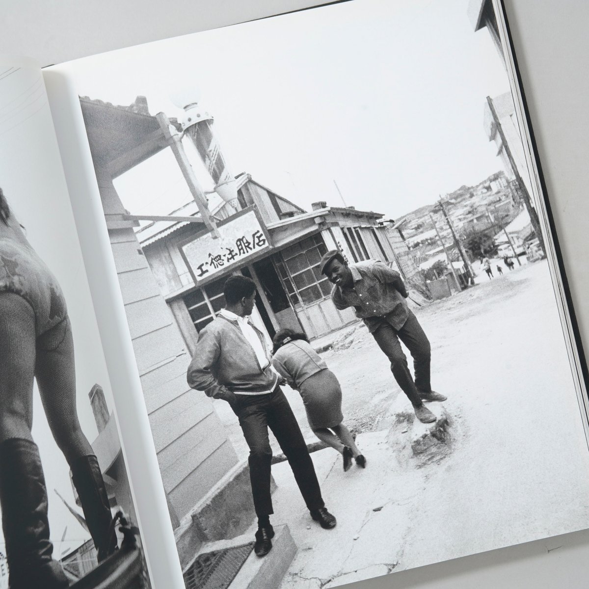 【 Chewing Gum and Chocolate】東松照明　新品・美本 Chewing Gum and Chocolate】東松照明 新品・美本