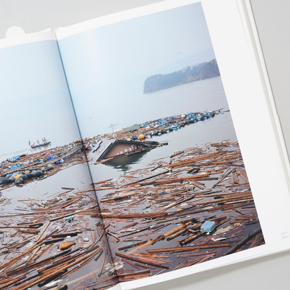 Naoya Hatakeyama: Scales 畠山直哉：スケールズ Scales | Naoya