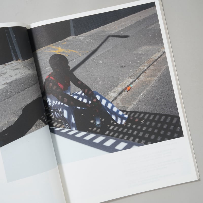 Umbra / Viviane Sassen(ヴィヴィアン・サッセン) | bookobscu