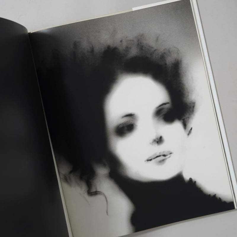リリアン・バスマン写真集「Lillian bassman / Woman」 WOMEN / Lillian Bassman (リリアン・バスマン) | bookobscu