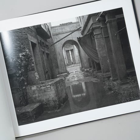 SANCTUARY / Gregory Crewdson(グレゴリー・クルードソン)
