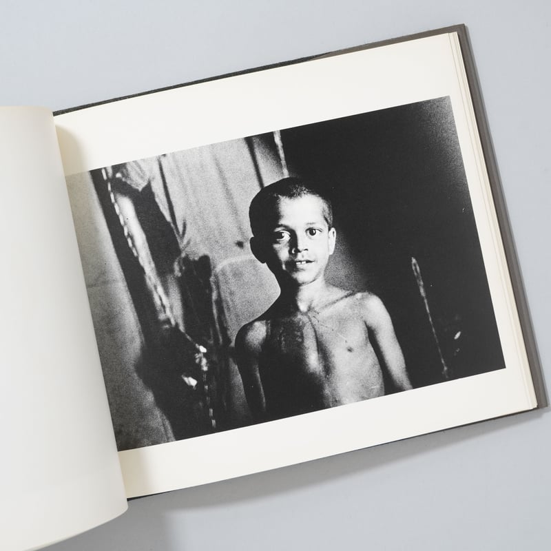 【ブラーマンの光】鈴木清写真集　1976年初版　サイン入り ブラーマンの光】鈴木清写真集 1976年初版 サイン入り - メルカリ