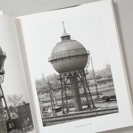 WASSERTURME / Bernd and Hilla BECHER(ベルンド＆ヒラ・ベッヒャー)