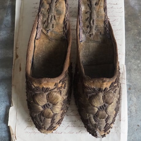 ☆ﾒﾀﾙ刺繍の特別なお靴たち