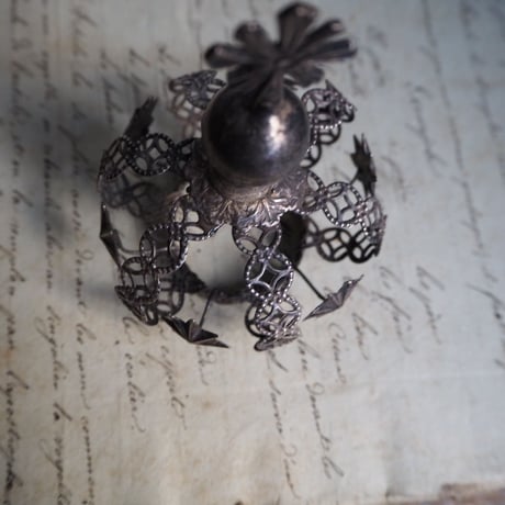 objet de couronne  B