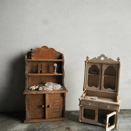 Petits meubles pour poupées B