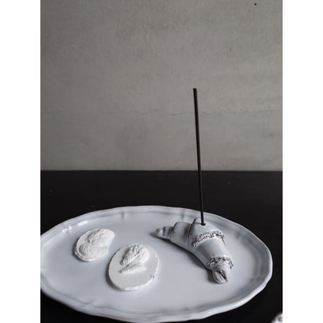 CARRON  Croissant incense holder