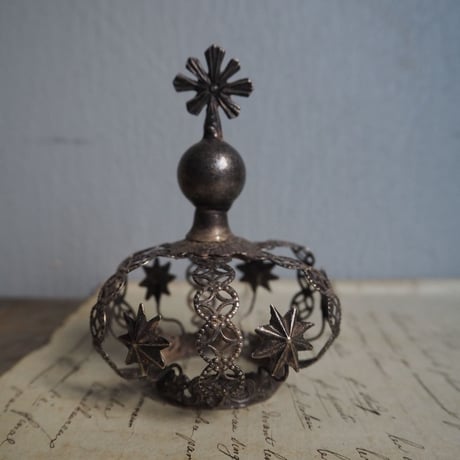 objet de couronne  B