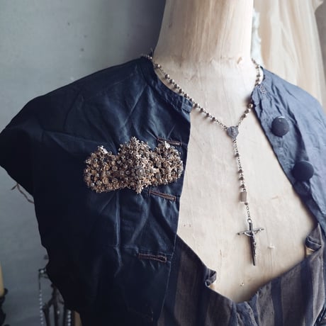 心震えるbroche