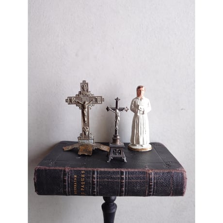 ちいさな神聖な世界✞