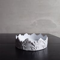 CARRON  Couronne chiseled floral platter