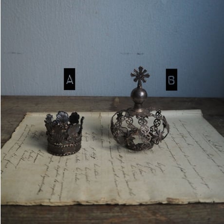 objet de  couronne  A