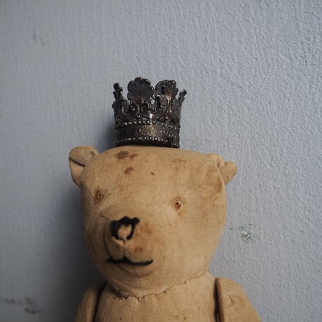 objet de  couronne  A