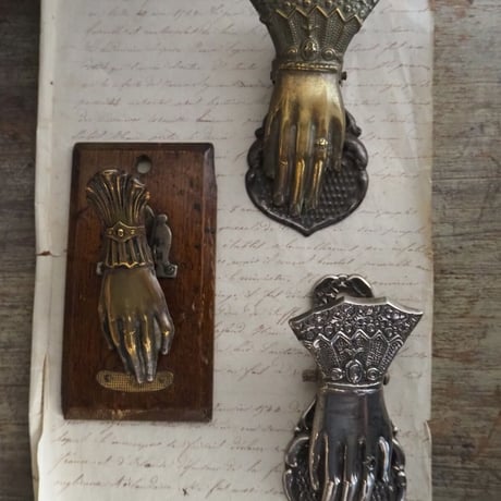 hand clip   C