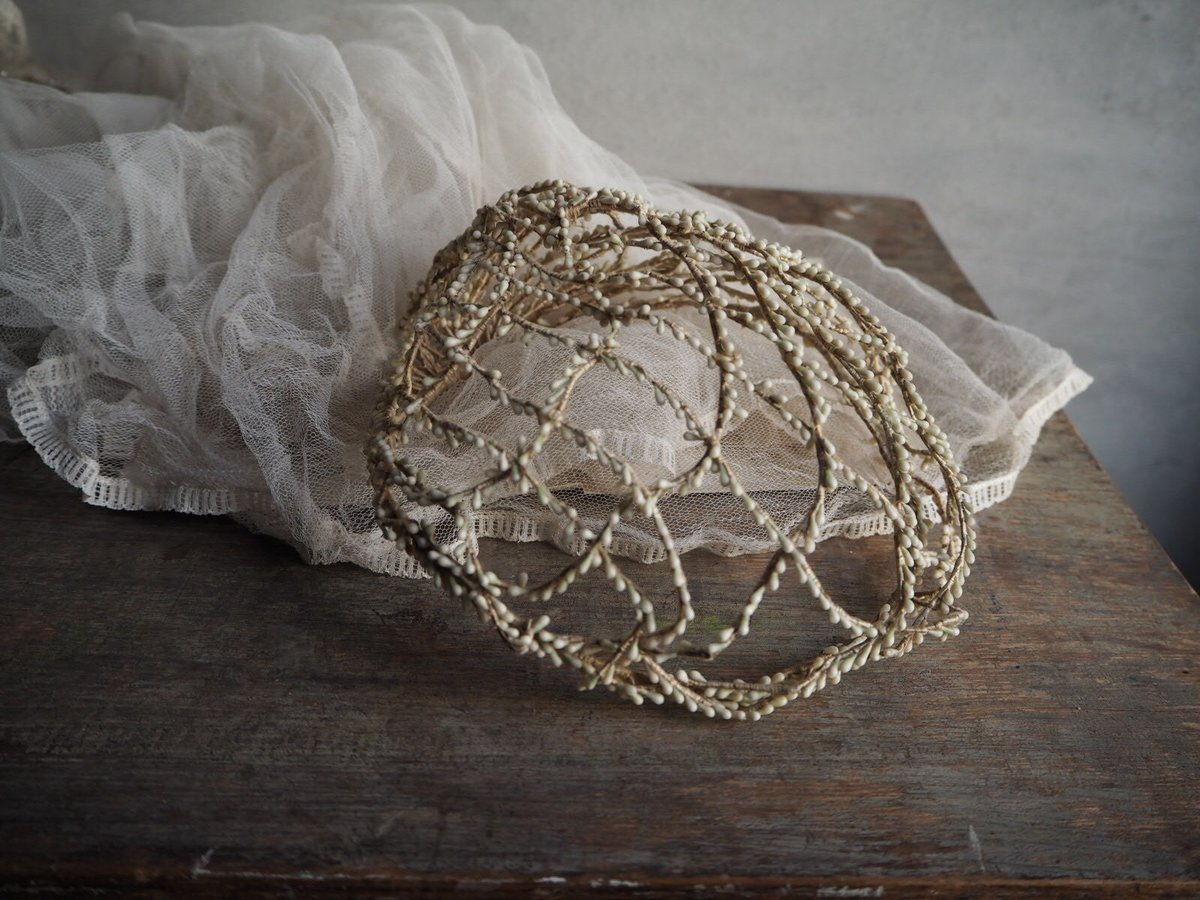 ワックスフラワーと造花マリアージュのアンティークの髪飾り　フランス ワックスフラワーと造花マリアージュのアンティークの髪飾り フランス