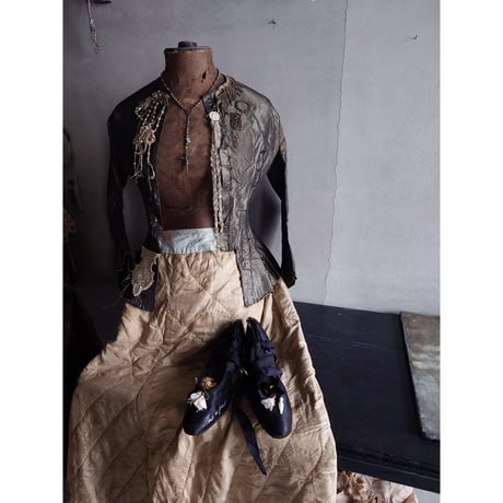 『 Renéeの愛した装い』　Pas à pas