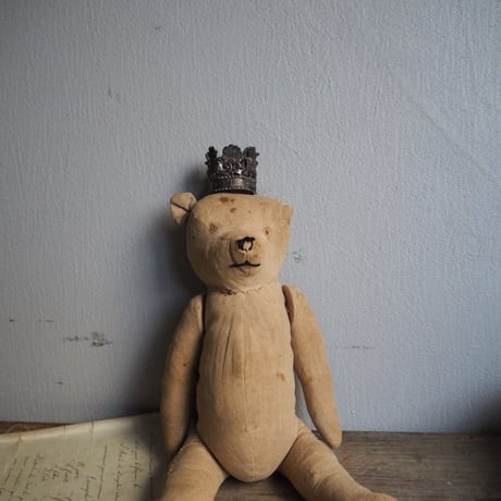 objet de  couronne  A