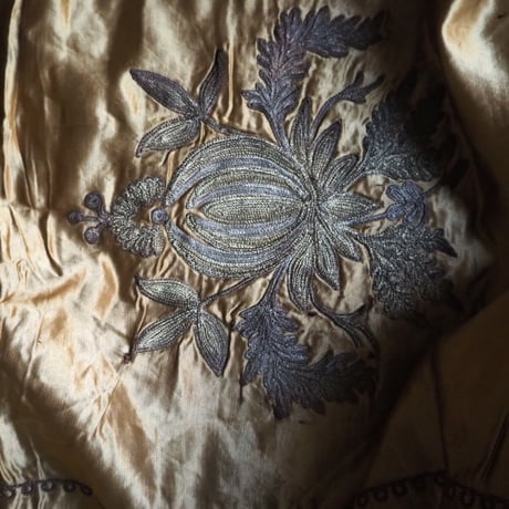 ☆la soie  brodée  magnifiquee      dessus-de-lit