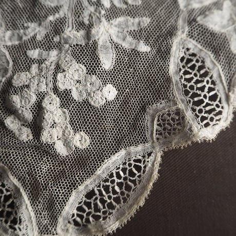 col en dentelle  a la main