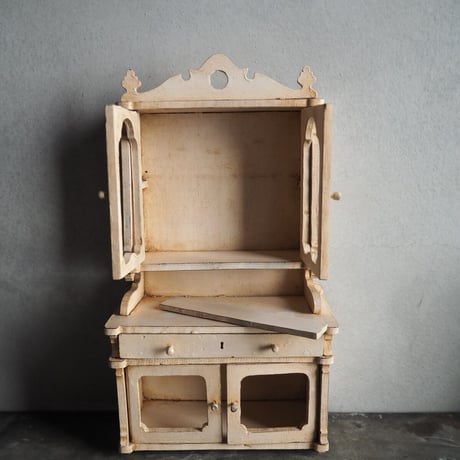 Petits meubles pour poupées B