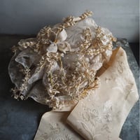 le chapeau des  fleurs